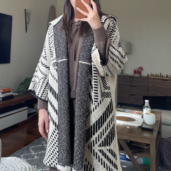 Tory Burch Sweaters - Tory Burch Caridgan / Light jacket